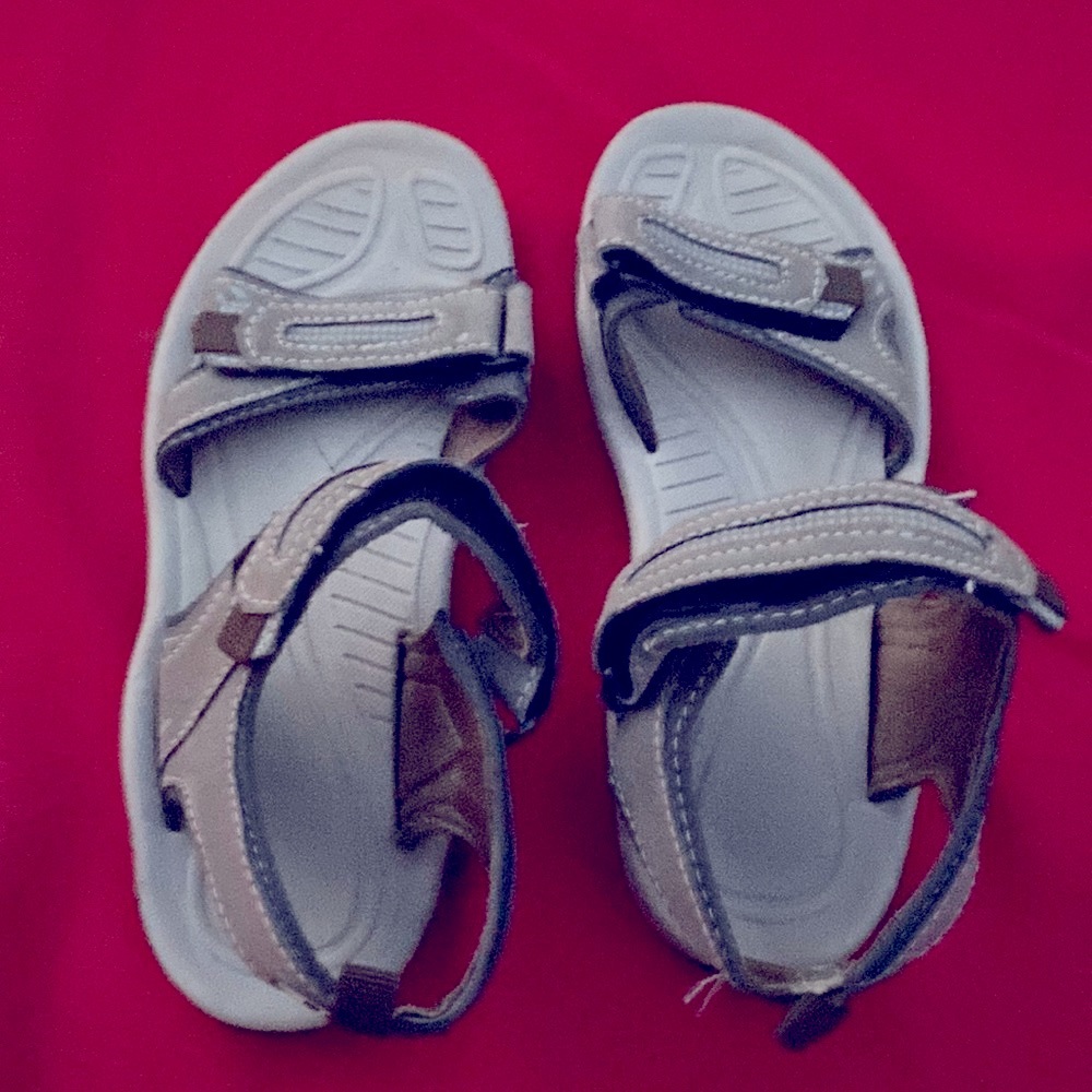 Northside Size 9 Sandals